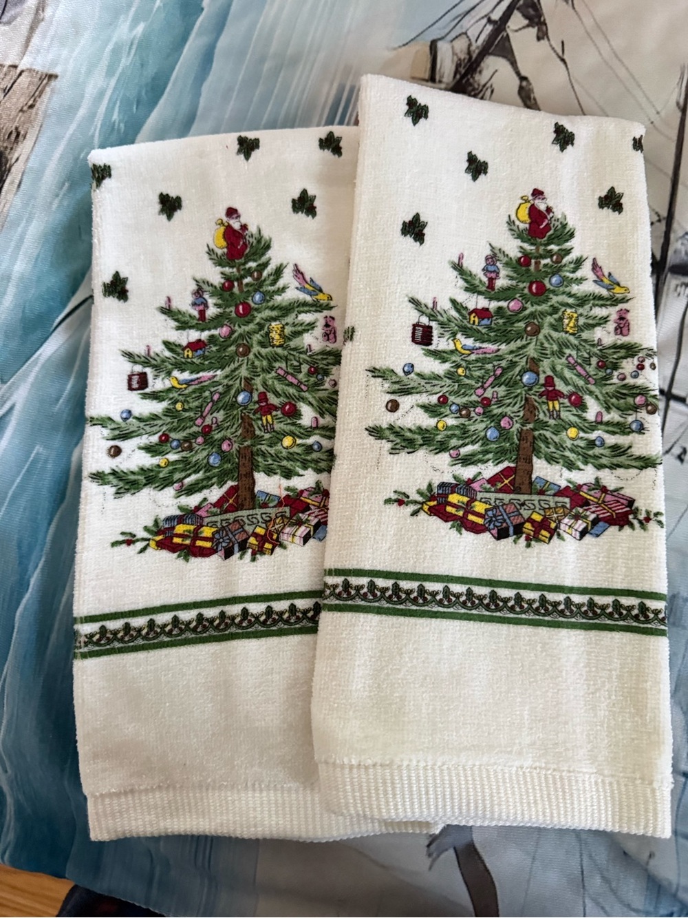 New, Spode Christmas Tree HandTowel Set